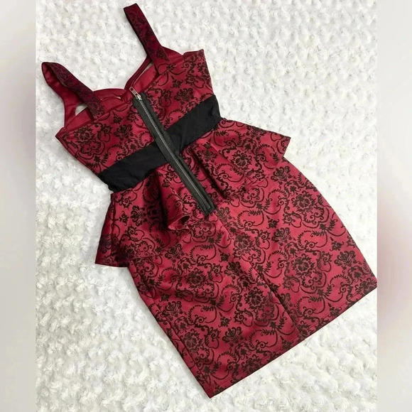 Material Girl Women’s Juniors Red Mini Pencil Scroll Print Dress - Picture 3 of 12